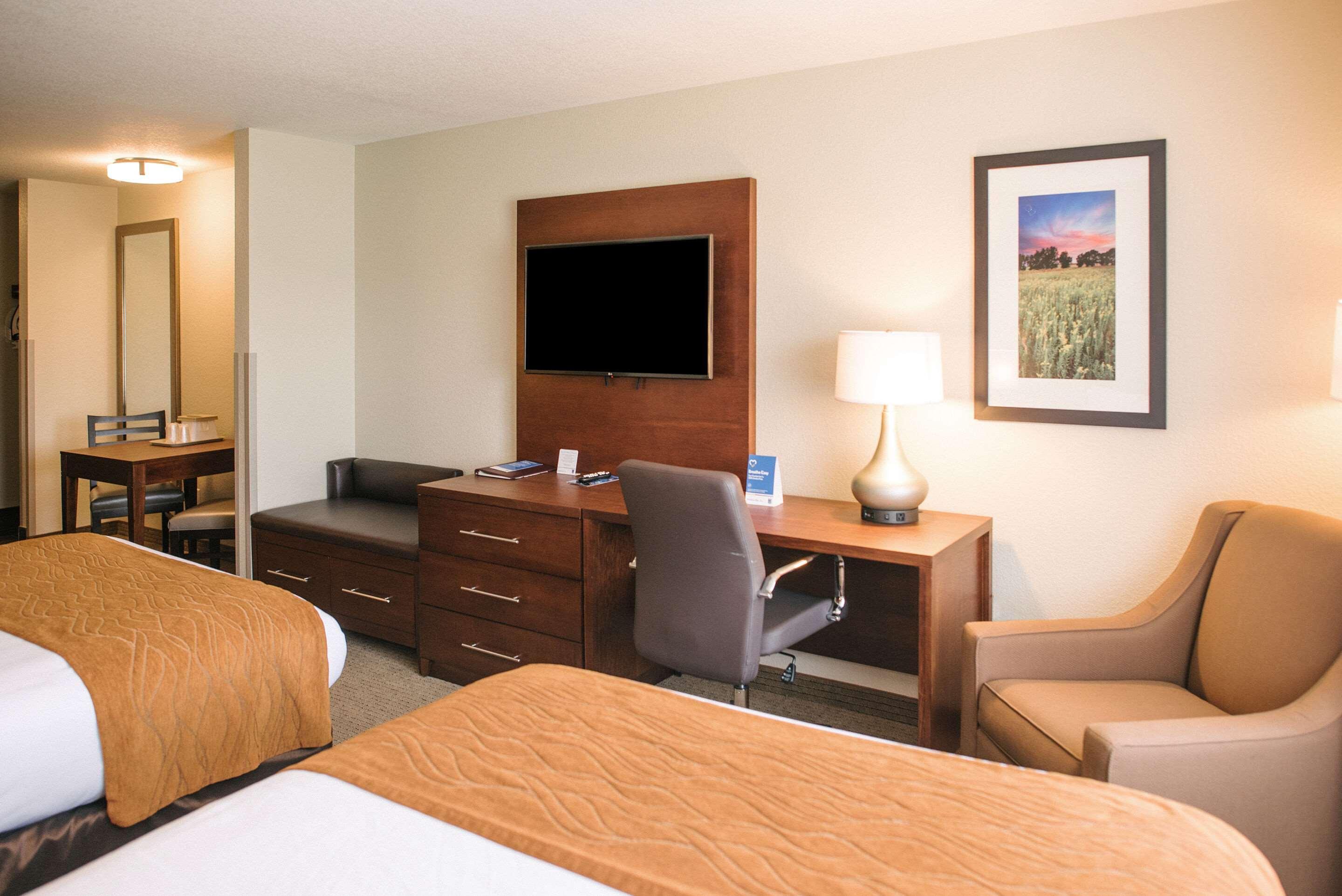 Comfort Inn & Suites Custer Bagian luar foto