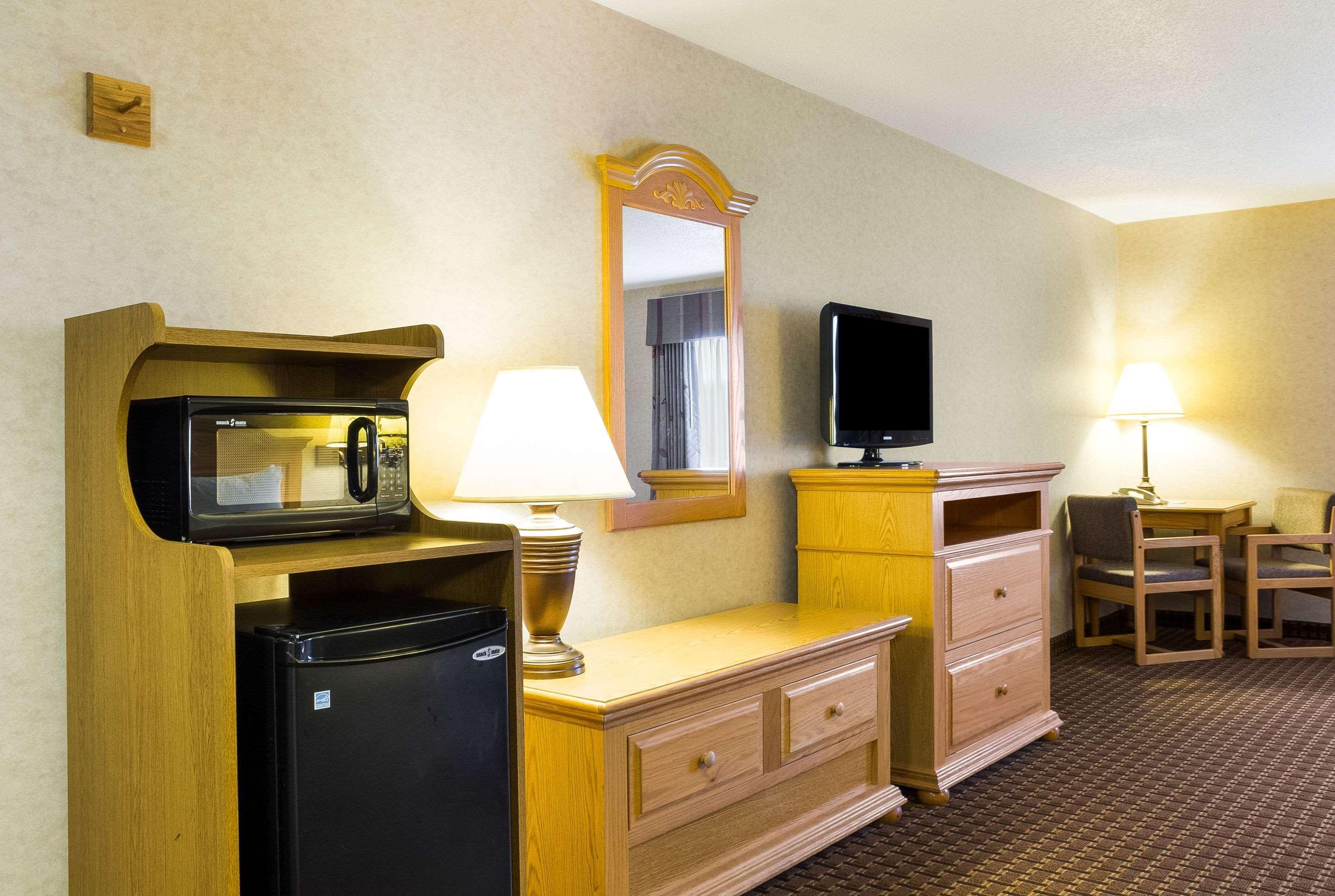 Comfort Inn & Suites Custer Bagian luar foto