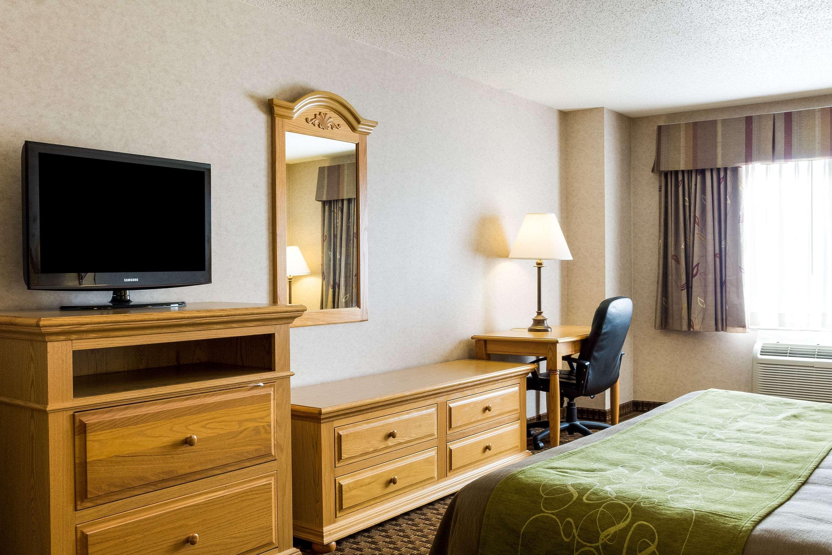 Comfort Inn & Suites Custer Bagian luar foto