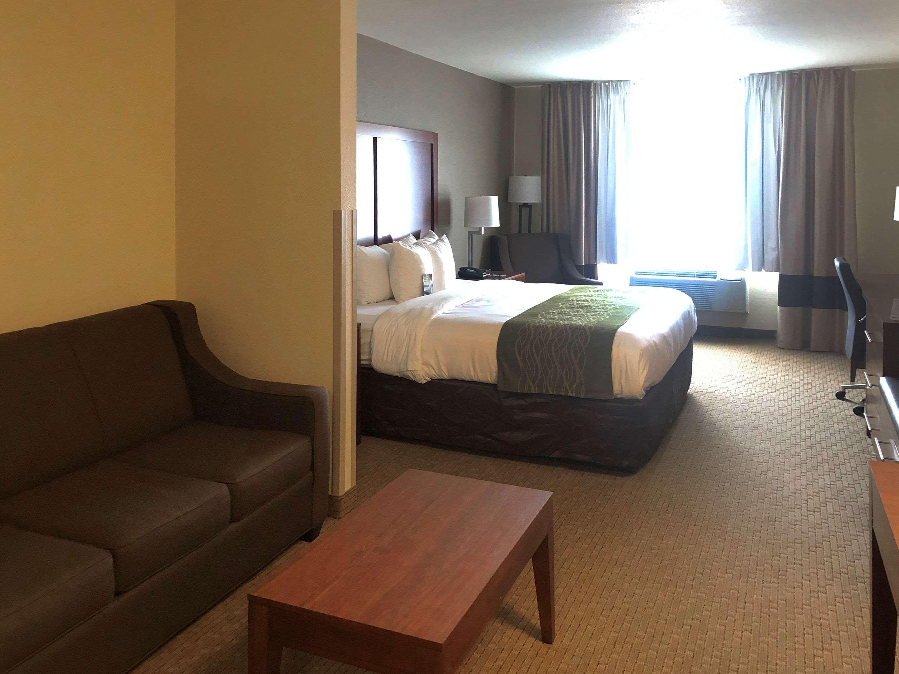 Comfort Inn & Suites Custer Bagian luar foto