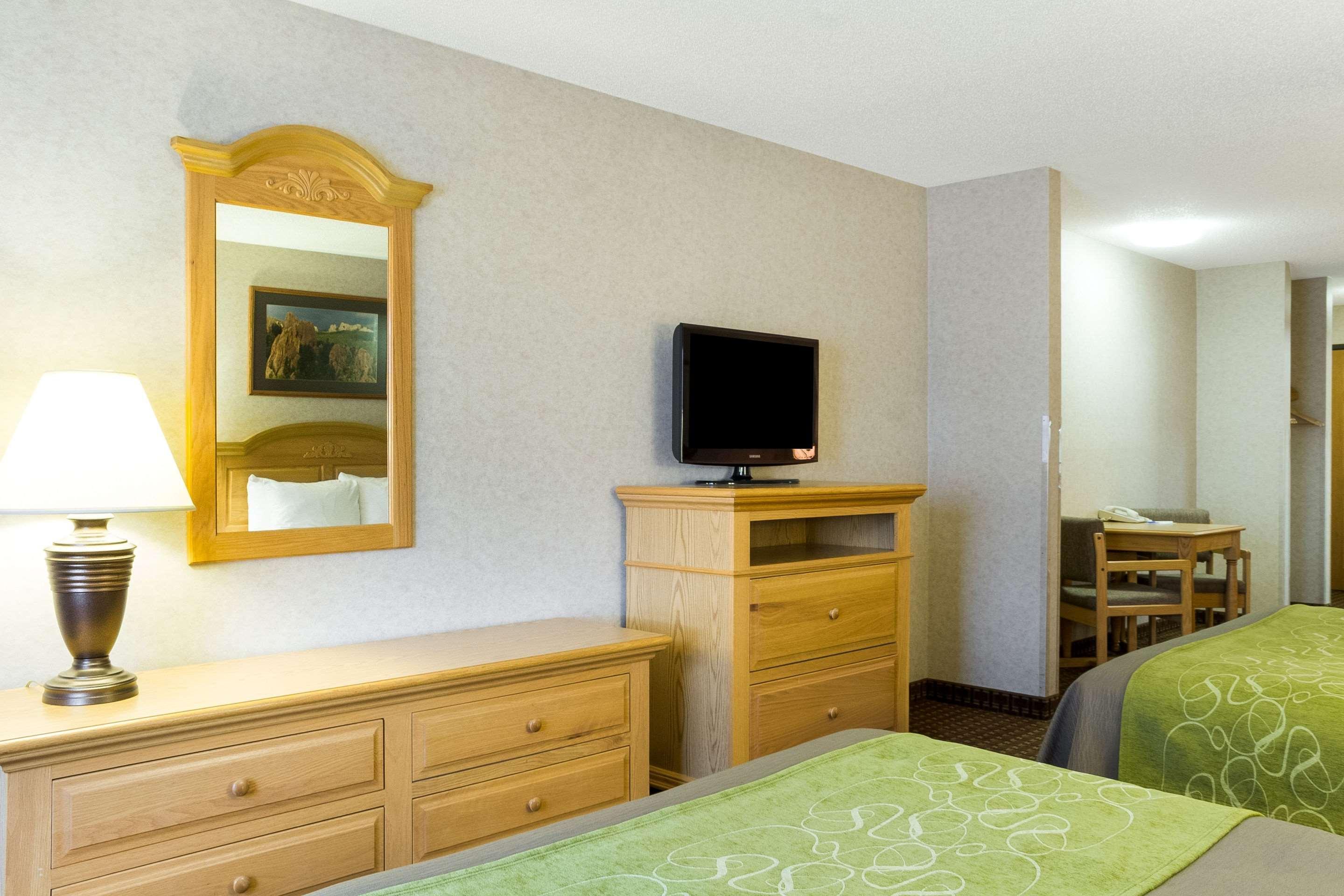 Comfort Inn & Suites Custer Bagian luar foto