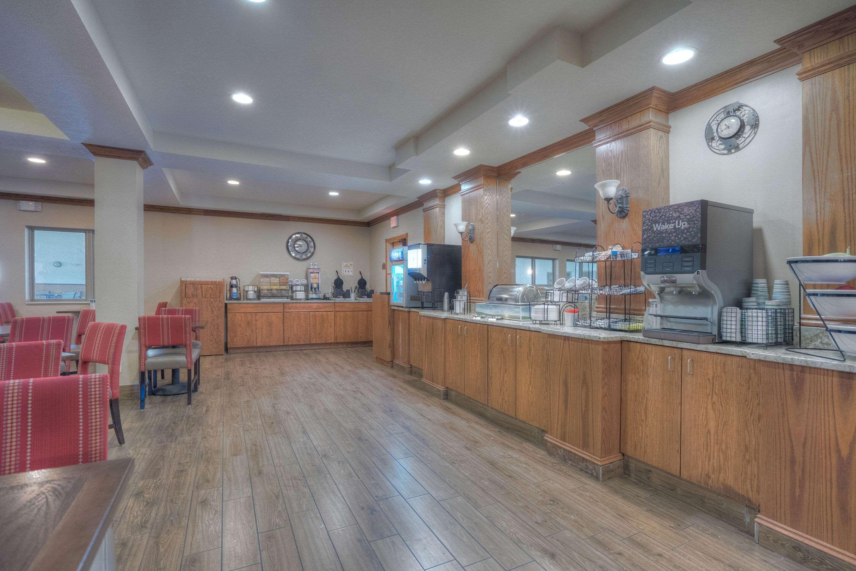 Comfort Inn & Suites Custer Bagian luar foto