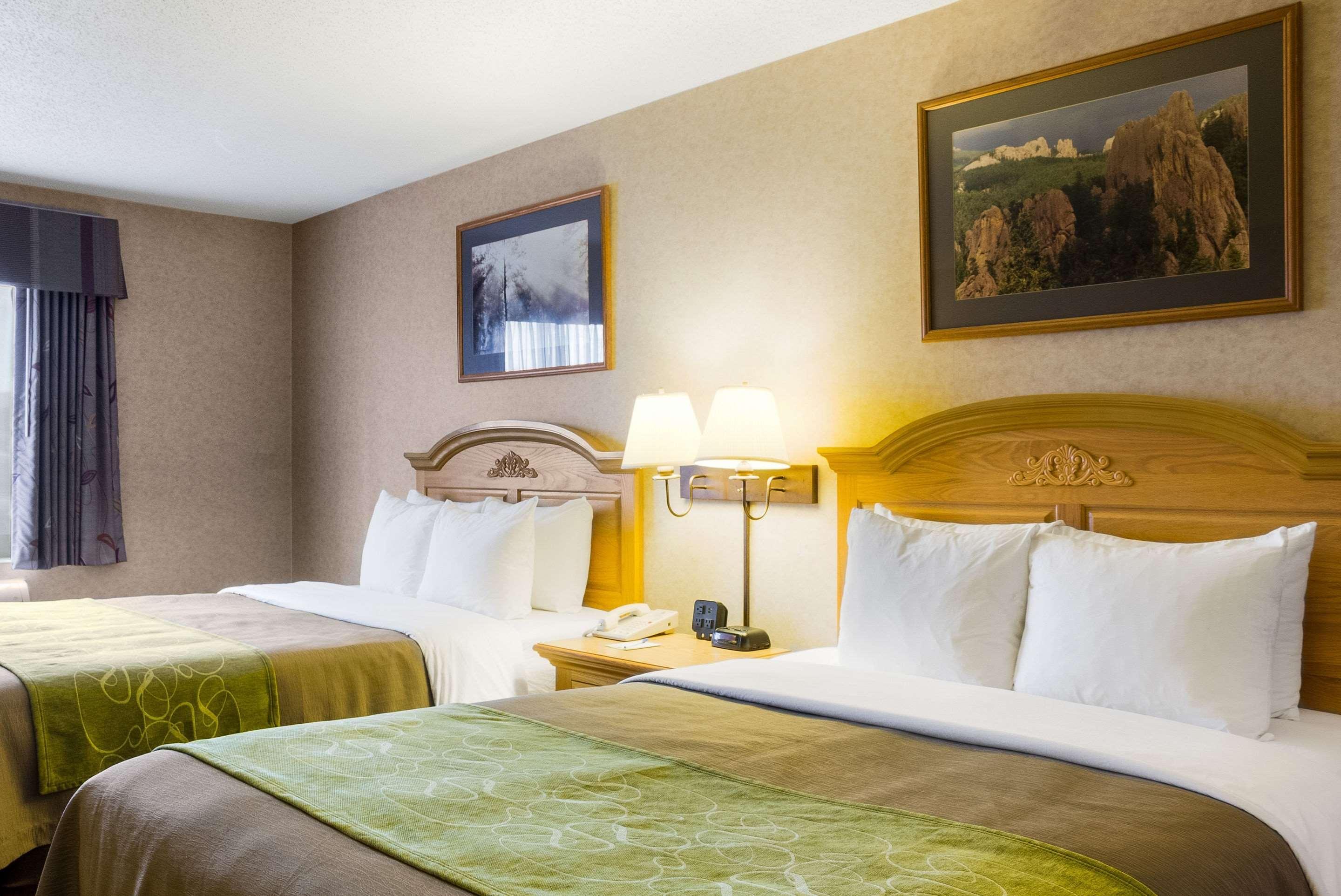 Comfort Inn & Suites Custer Bagian luar foto