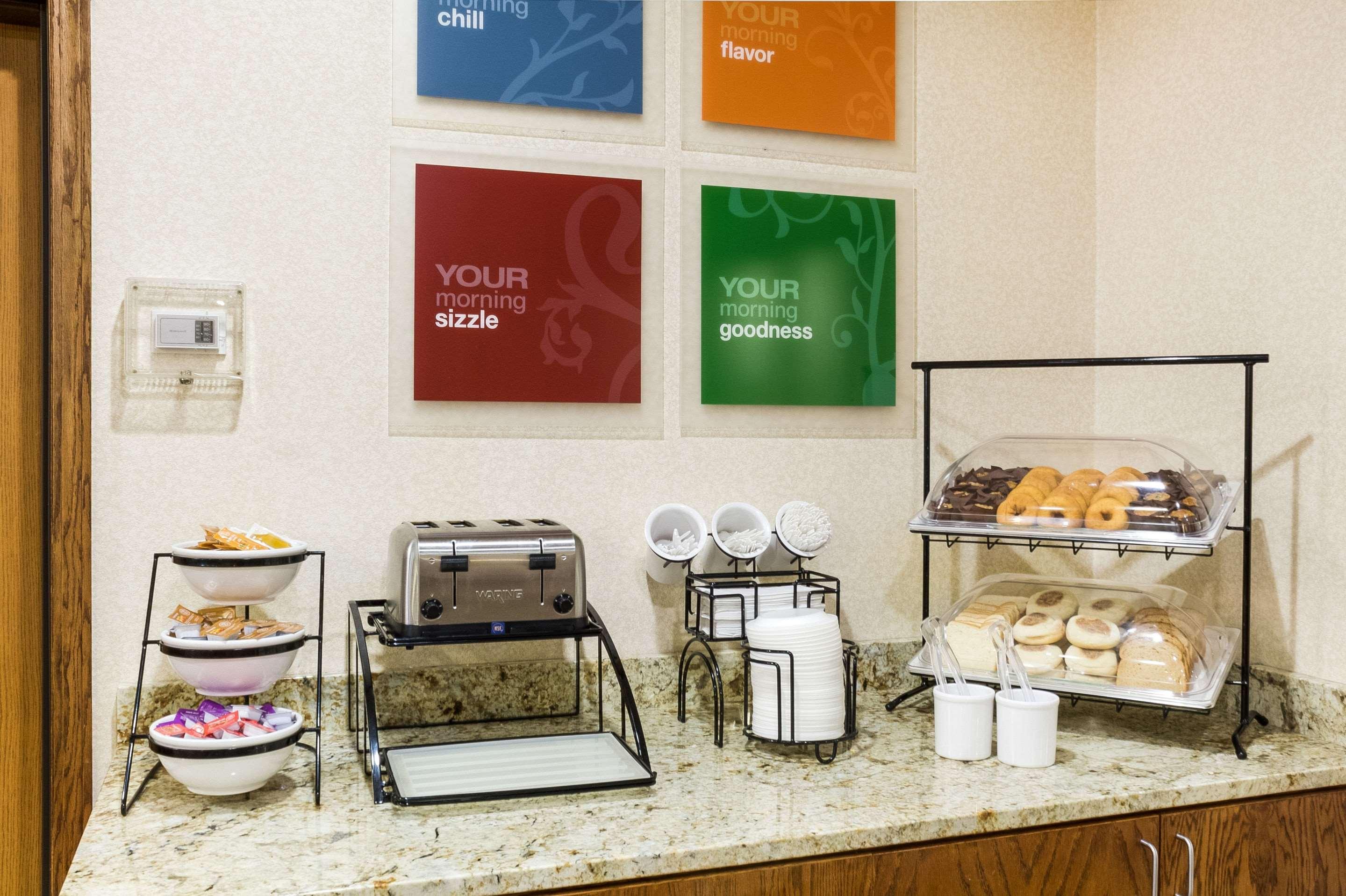Comfort Inn & Suites Custer Bagian luar foto