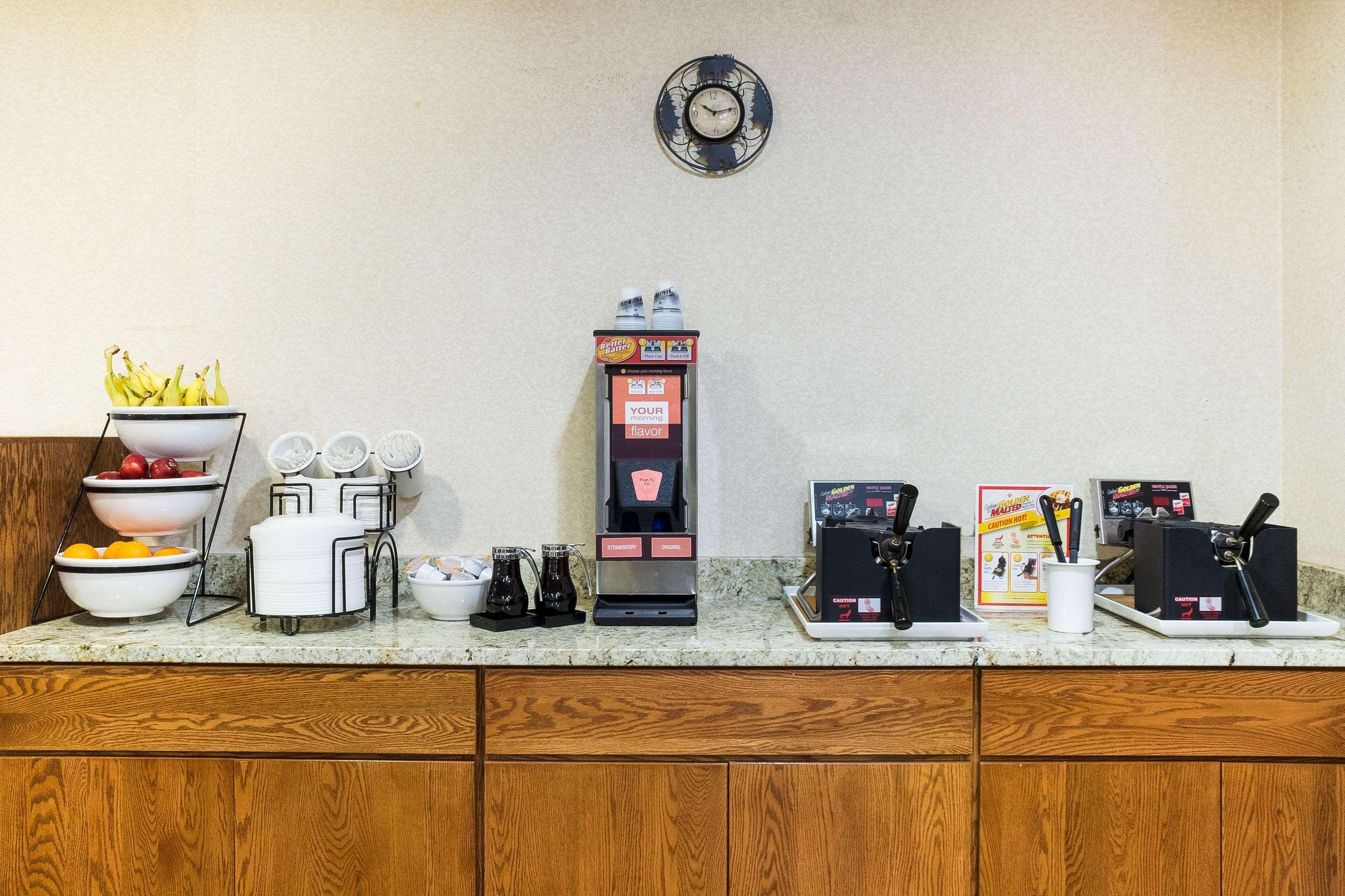 Comfort Inn & Suites Custer Bagian luar foto