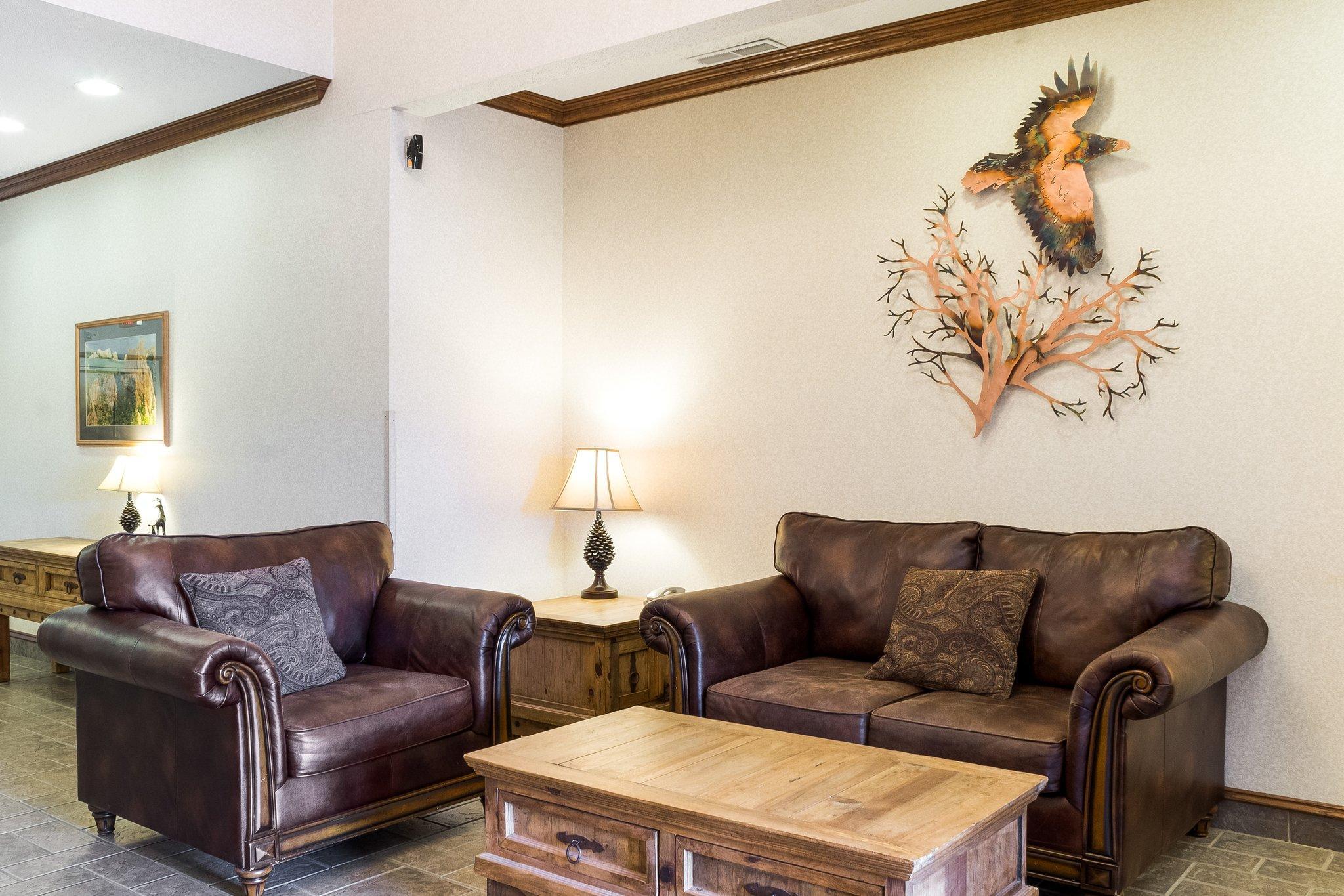 Comfort Inn & Suites Custer Bagian luar foto