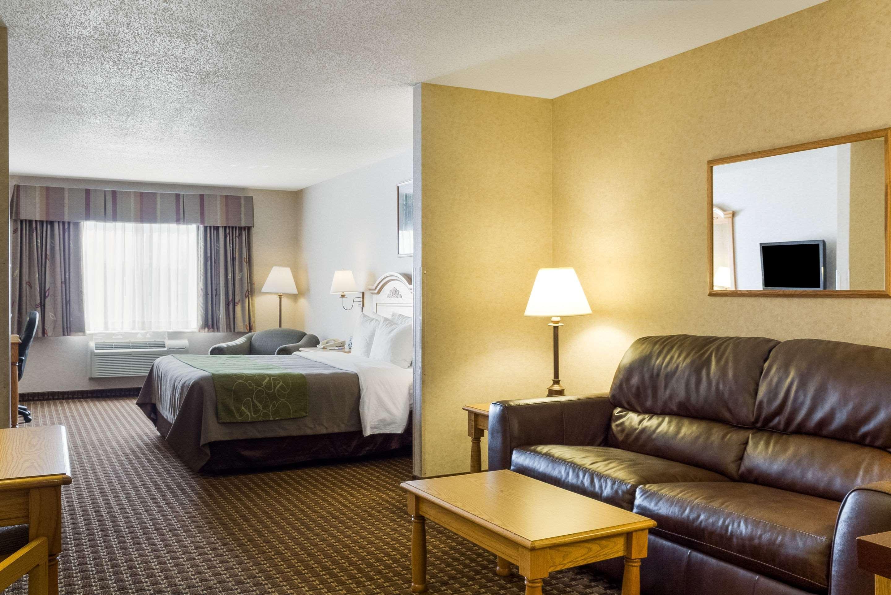 Comfort Inn & Suites Custer Bagian luar foto