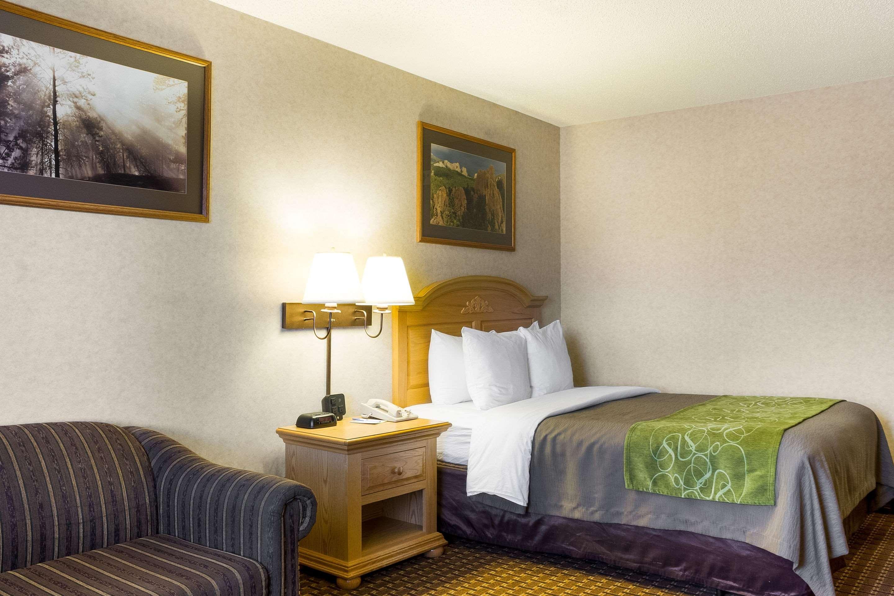 Comfort Inn & Suites Custer Bagian luar foto