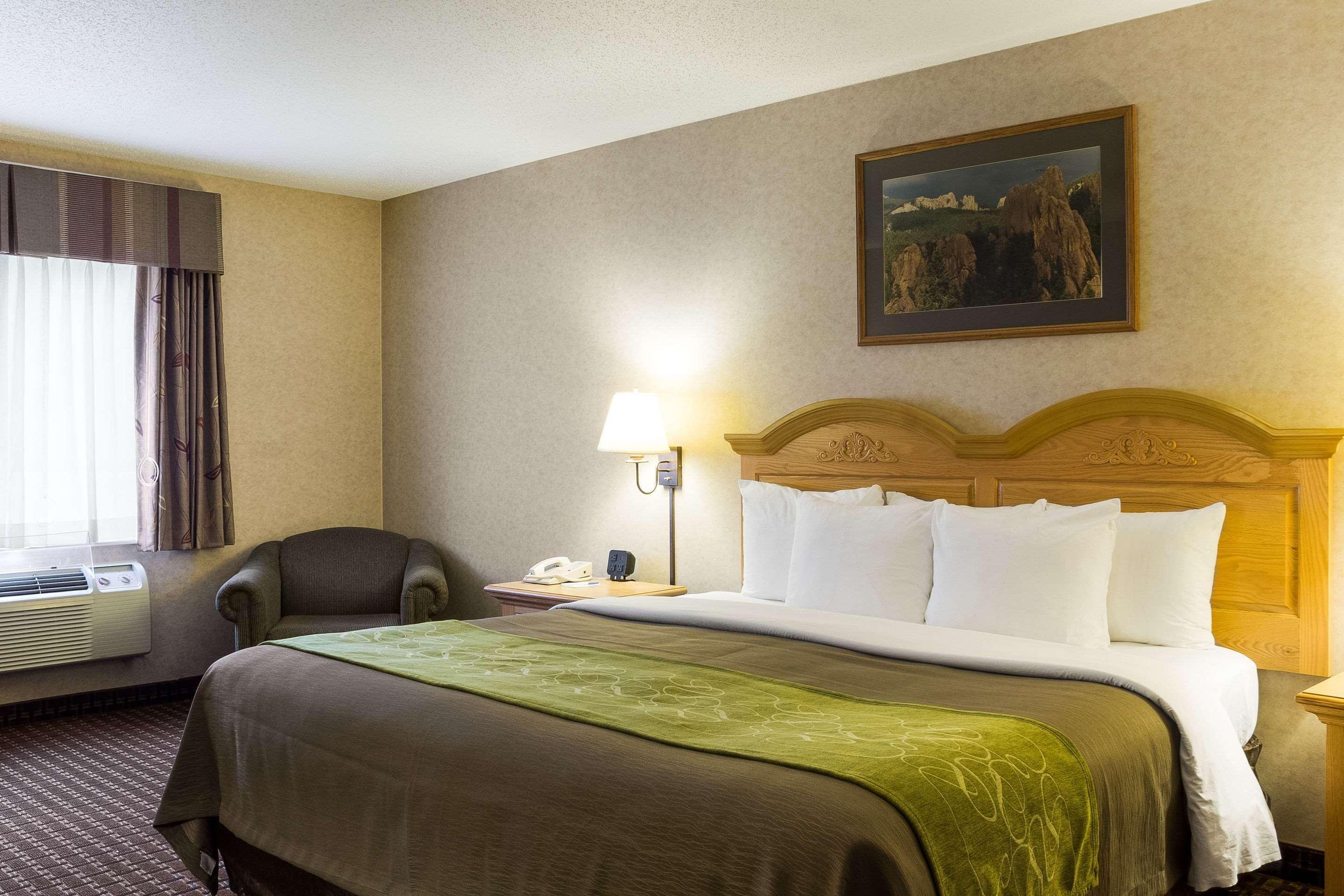 Comfort Inn & Suites Custer Bagian luar foto