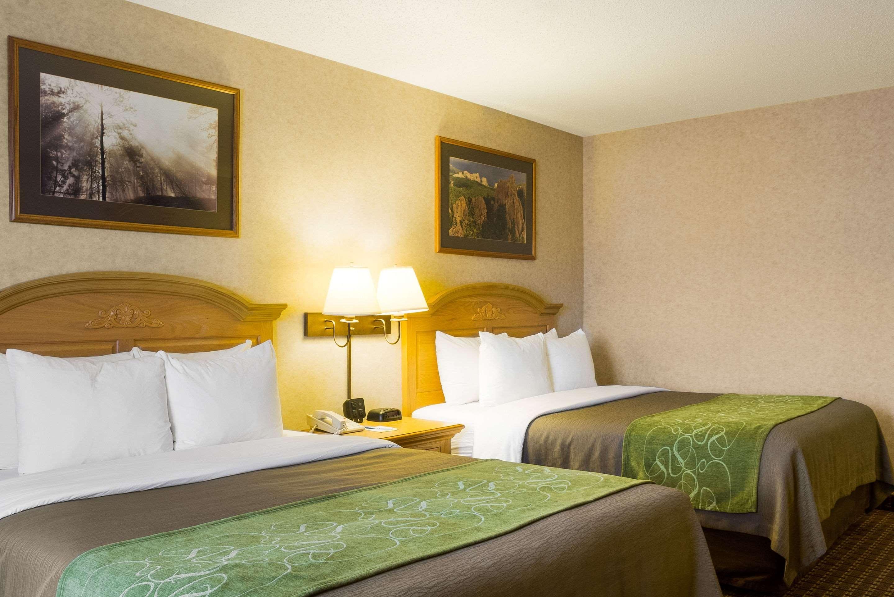 Comfort Inn & Suites Custer Bagian luar foto