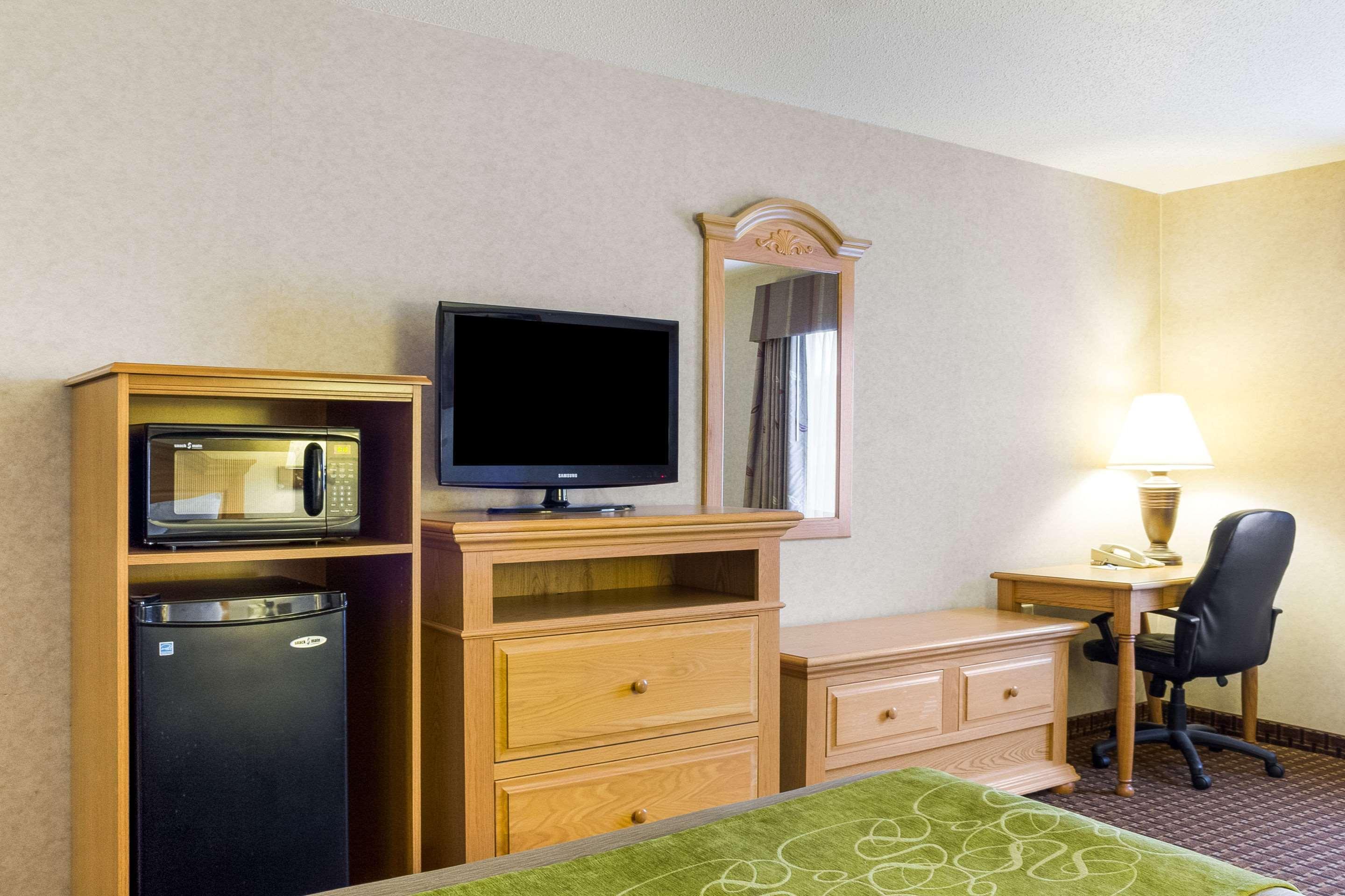 Comfort Inn & Suites Custer Bagian luar foto