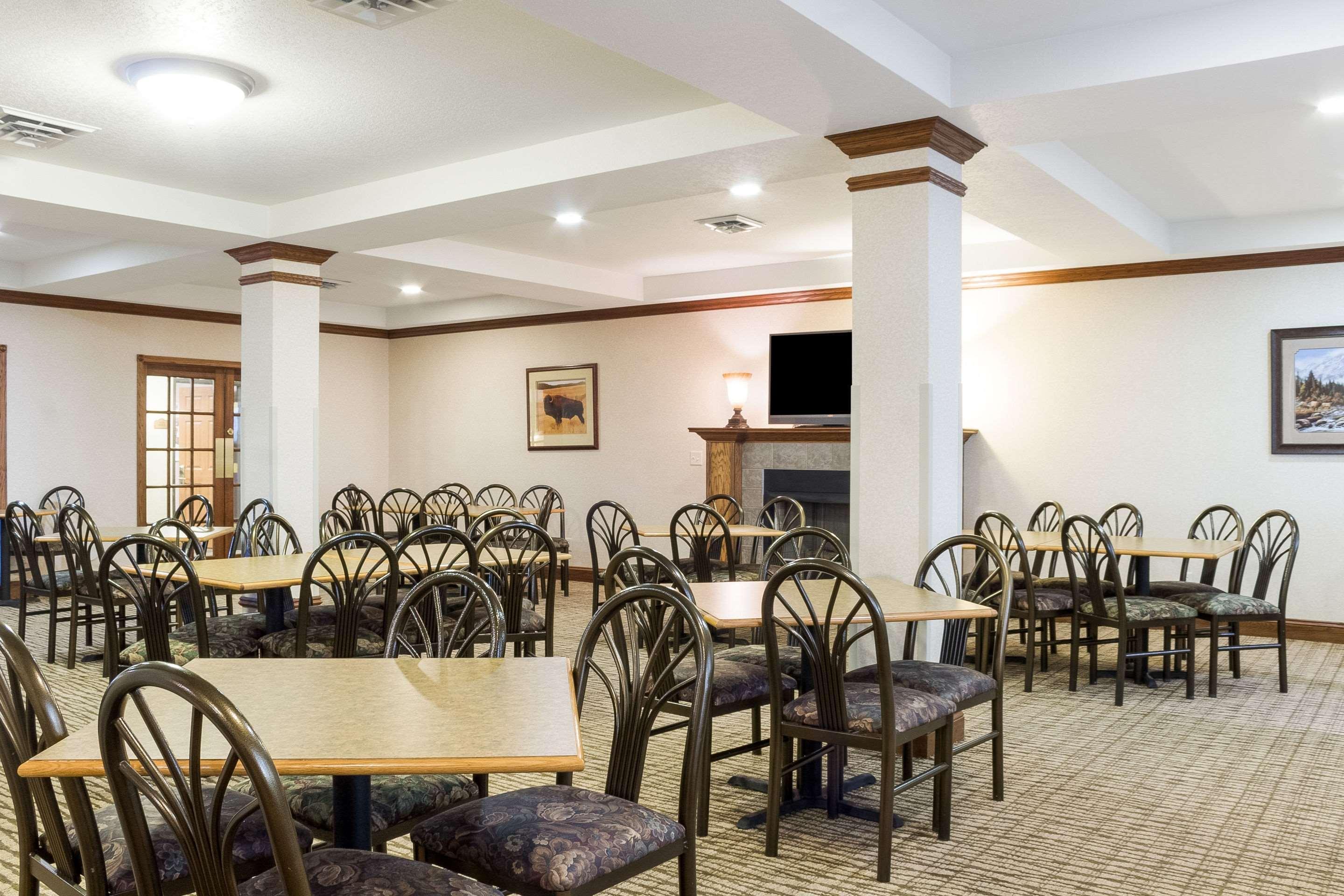 Comfort Inn & Suites Custer Bagian luar foto